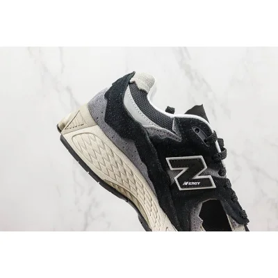 New Balance 2002R "Black/White/Beige" фото № 3