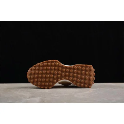 BEAMS x New Balance 327 "Beige" фото № 6 BEAMS x New Balance 327 "Beige" фото № 6