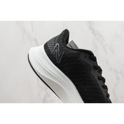 New Balance FuelCell Propel V4 "Black/White" фото № 3