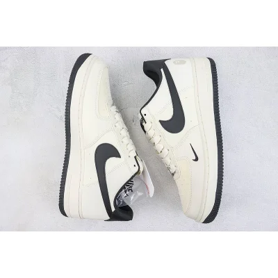 A Bathing Ape x Nike Air Force 1 Low "Cream White/Black/Silver Logo" фото № 6