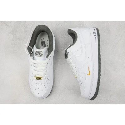 Nike Air Force 1 40th Anniversary "White/Black/Gold" фото № 7 Nike Air Force 1 40th Anniversary "White/Black/Gold" фото № 7