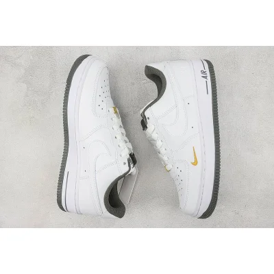 Nike Air Force 1 40th Anniversary "White/Black/Gold" фото № 6 Nike Air Force 1 40th Anniversary "White/Black/Gold" фото № 6