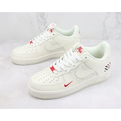 Louis Vuitton x Nike Air Force 1 Low "Red/Black Logo" фото № 5 Louis Vuitton x Nike Air Force 1 Low "Red/Black Logo" фото № 5