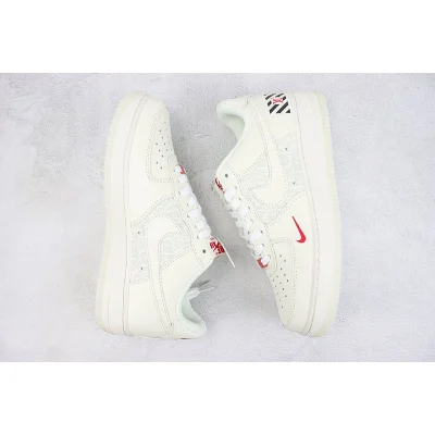 Louis Vuitton x Nike Air Force 1 Low "Red/Black Logo" фото № 7 Louis Vuitton x Nike Air Force 1 Low "Red/Black Logo" фото № 7