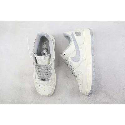 Undefeated x Nike Air Force 1 Low "Cream White/Wolf Grey" фото № 7 Undefeated x Nike Air Force 1 Low "Cream White/Wolf Grey" фото № 7