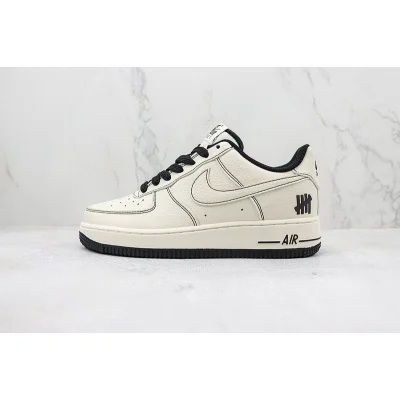 Undefeated x Nike Air Force 1 Low "Beige/Black" фото № 2