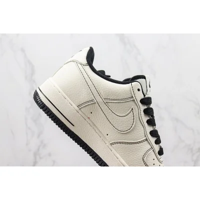 Undefeated x Nike Air Force 1 Low "Beige/Black" фото № 3