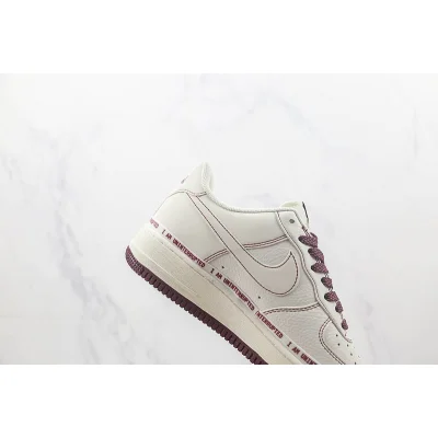 Undefeated x Nike Air Force 1 Low "Wine/Red" фото № 3