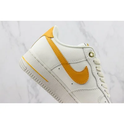 Nike Air Force 1 Low "White/University Gold" фото № 3