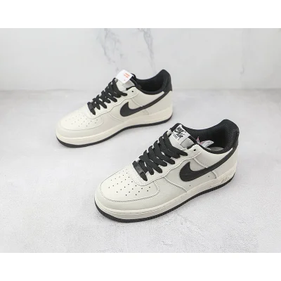 Nike Air Force 1 07 Low "White/Black" фото № 5