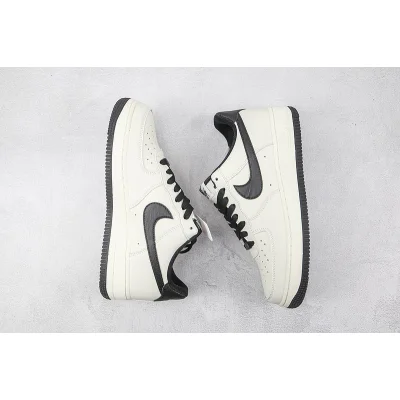 Nike Air Force 1 07 Low "White/Black" фото № 6