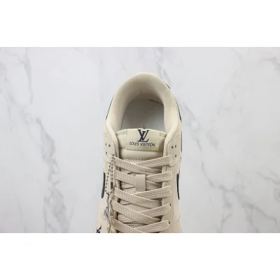 Louis Vuitton x Nike Dunk Low "Pale Oyster/Black" фото № 5 Louis Vuitton x Nike Dunk Low "Pale Oyster/Black" фото № 5