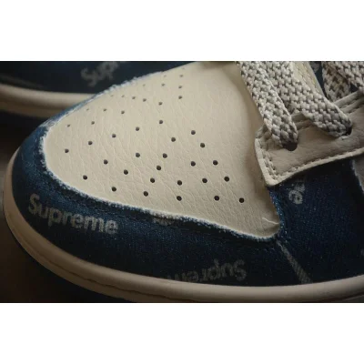Supreme x Nike Dunk Low "Blue Denim" фото № 4 Supreme x Nike Dunk Low "Blue Denim" фото № 4