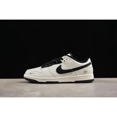 Fragment x Nike Dunk Low "Black/White" фото № 5 Fragment x Nike Dunk Low "Black/White" фото № 5