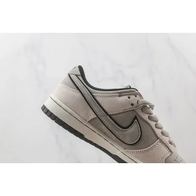 Otomo Katsuhiro x Nike SB Dunk Low "Beige/Gray" фото № 4