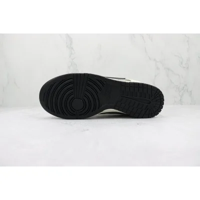 Nike SB Dunk Low "Cream White/Black/Grey" фото № 9