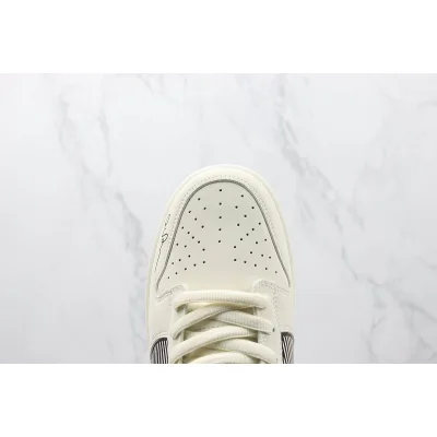 Nike SB Dunk Low "Cream White/Black/Grey" фото № 3