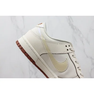 MLB x Nike SB Dunk Low "Light Brown" фото № 4 MLB x Nike SB Dunk Low "Light Brown" фото № 4