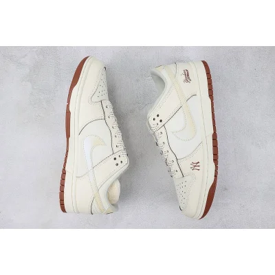 MLB x Nike SB Dunk Low "Light Brown" фото № 6 MLB x Nike SB Dunk Low "Light Brown" фото № 6