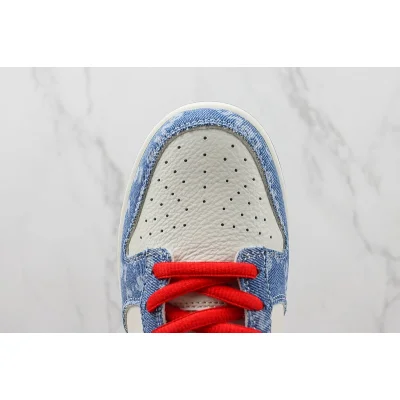 Levi's x Nike Dunk Low "Jeans Blue" фото № 4 Levi's x Nike Dunk Low "Jeans Blue" фото № 4