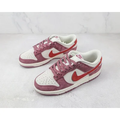 Otomo Katsuhiro x Nike SB Dunk Low "Steamboy OST/Purplish Red" фото № 5 Otomo Katsuhiro x Nike SB Dunk Low "Steamboy OST/Purplish Red" фото № 5