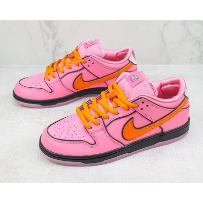 The Powerpuff Girls x Nike SB Dunk Low "Blossom" фото № 5