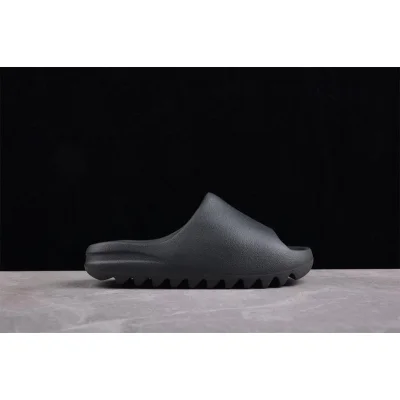 Adidas Yeezy Slides "Dark Onyx" фото № 2