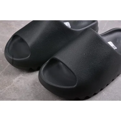 Adidas Yeezy Slides "Dark Onyx" фото № 8