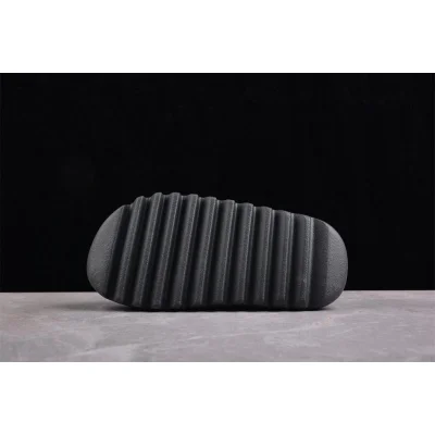 Adidas Yeezy Slides "Dark Onyx" фото № 4