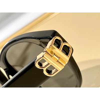 Солнцезащитные очки Balenciaga Temples Decorated By Gold Letters "Black" фото № 3
