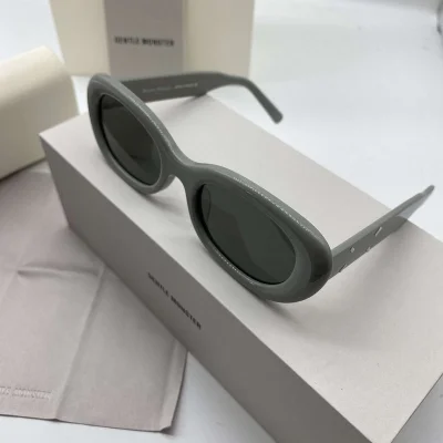 Солнцезащитные очки Gentle Monster Temples Decorated By Stripes "Gray" фото № 2