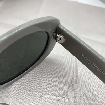 Солнцезащитные очки Gentle Monster Temples Decorated By Stripes "Gray" фото № 3