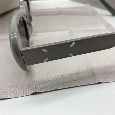 Солнцезащитные очки Gentle Monster Temples Decorated By Stripes "Gray" фото № 6