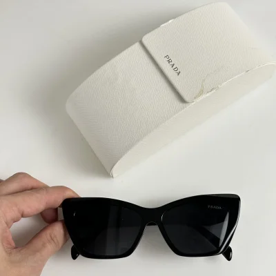Солнцезащитные очки Prada Cat Eye Shaped With Logo "Black" фото № 2