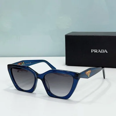 Солнцезащитные очки Prada Frame Decorated By Triangle And Logo "Blue" фото № 2 Солнцезащитные очки Prada Frame Decorated By Triangle And Logo "Blue" фото № 2