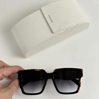 Солнцезащитные очки Prada Temple With Wide Colorful Line And Logo "Black/Yellow" фото № 2