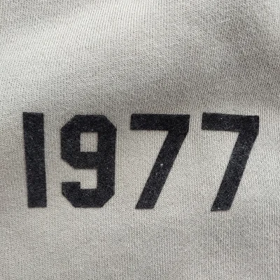 Спортивные Штаны Fear of God Essentials Insulated 1977 "White" фото № 6 Спортивные Штаны Fear of God Essentials Insulated 1977 "White" фото № 6