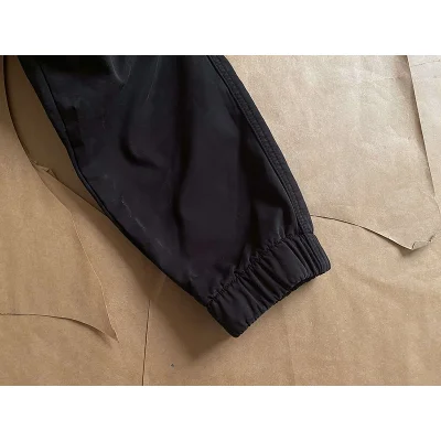 Штаны Stone Island Tapered With Big Pockets "Black" фото № 4 Штаны Stone Island Tapered With Big Pockets "Black" фото № 4