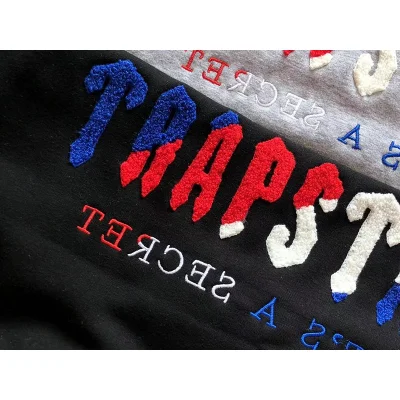 Худи Trapstar Logo With Wide Multicolor Oblique Stripes "Black" фото № 3
