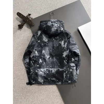 Куртка Burberry Frontside White Warrior And Horse Dark Outline "White" фото № 2 Куртка Burberry Frontside White Warrior And Horse Dark Outline "White" фото № 2