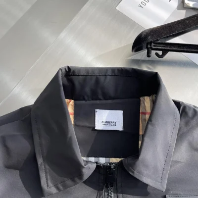 Куртка Burberry White Logo On Black Stripe Miu Miu "Black" фото № 3 Куртка Burberry White Logo On Black Stripe Miu Miu "Black" фото № 3