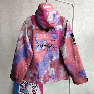 Куртка The North Face X Supreme Logo Large Pockets "Pink" фото № 2 Куртка The North Face X Supreme Logo Large Pockets "Pink" фото № 2