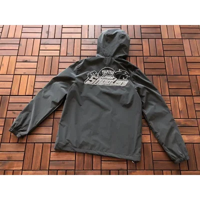 Ветровка Trapstar Small Logo And Front Pockets Decorated By Buttons "Gray" фото № 2 Ветровка Trapstar Small Logo And Front Pockets Decorated By Buttons "Gray" фото № 2