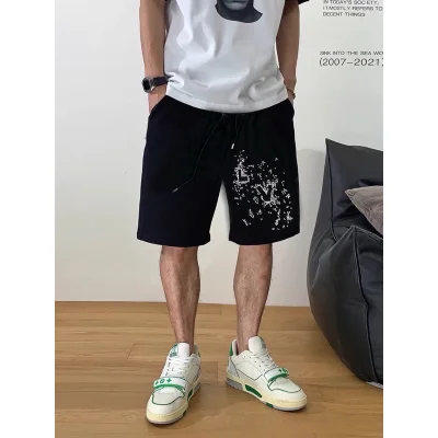 Шорты Louis Vuitton The Logo Is Scattered "Black" фото № 2 Шорты Louis Vuitton The Logo Is Scattered "Black" фото № 2