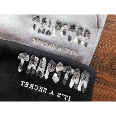 Штаны Trapstar Embroidered Front Logo On Multicolor Background With Small Mirror Inscription "Black" фото № 3 Штаны Trapstar Embroidered Front Logo On Multicolor Background With Small Mirror Inscription "Black" фото № 3