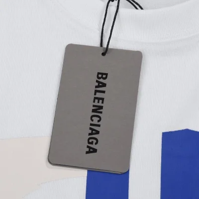 Футболка Balenciaga Blue Text Brand Logo "White" фото № 2 Футболка Balenciaga Blue Text Brand Logo "White" фото № 2
