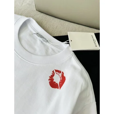 Футболка Givenchy Fatal Kiss "White" фото № 5