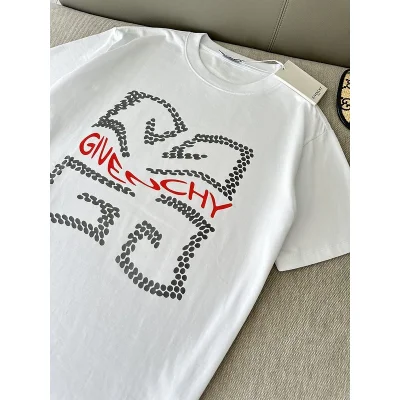 Футболка Givenchy Crooked Logo "White" фото № 2 Футболка Givenchy Crooked Logo "White" фото № 2