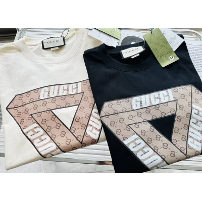 Футболка Gucci Triangle With An Inscription - Print "Black" фото № 2