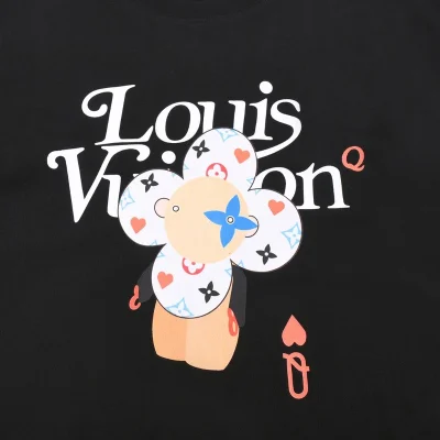 Футболка Louis Vuitton With An Elegant Logo And Brand Emblems "Black" фото № 2